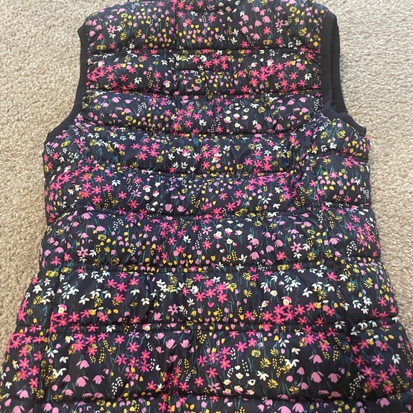 GAP Kids Floral Puffer Vest - Picture 3 of 4